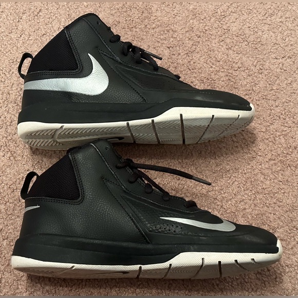 Nike Team Hustle D7 Retro Black Basketball High Top Shoes Athletic Sneakers 3Y - Picture 9 of 14